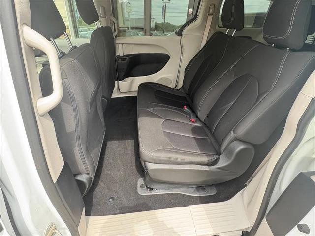 2021 Chrysler Voyager L