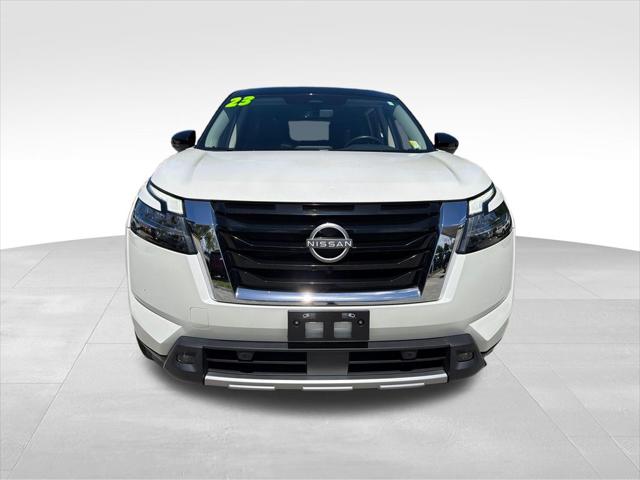 2023 Nissan Pathfinder SL 4WD