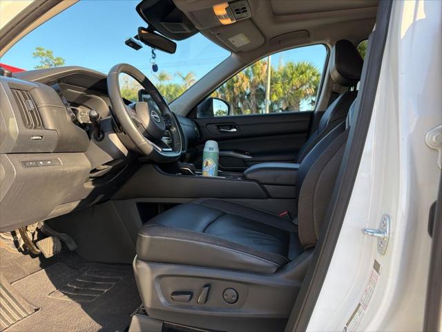 2023 Nissan Pathfinder SL 4WD