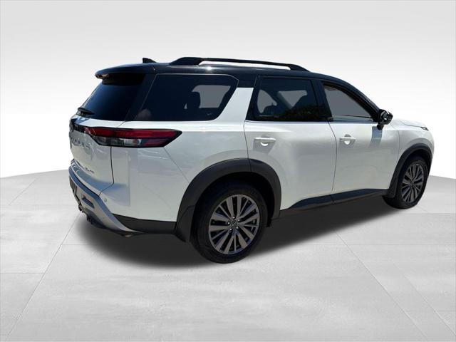 2023 Nissan Pathfinder SL 4WD