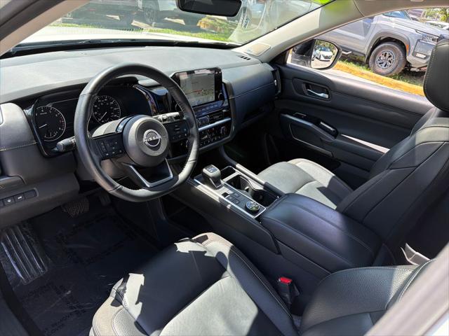 2023 Nissan Pathfinder SL 4WD
