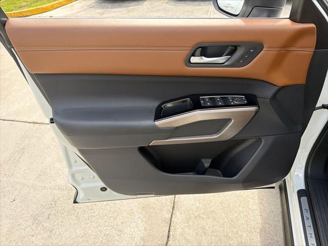 2024 Nissan Pathfinder Platinum 4WD