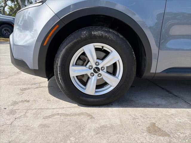 2022 Kia Sorento LX