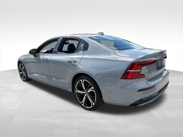 2024 Volvo S60 B5 Plus Dark Theme