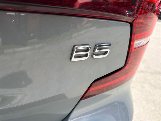 2024 Volvo S60 B5 Plus Dark Theme