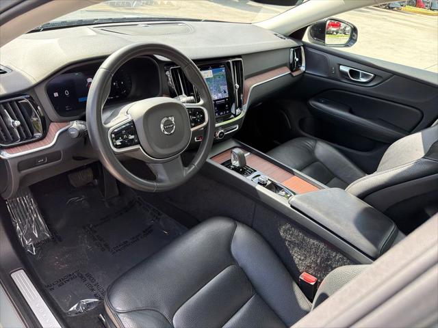 2024 Volvo S60 B5 Plus Dark Theme