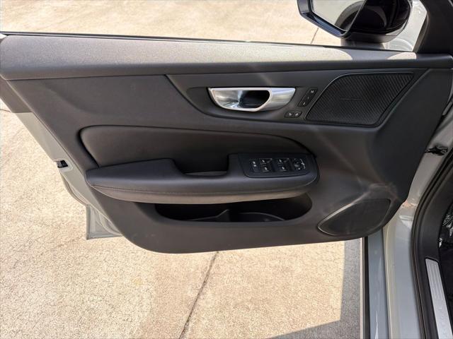 2024 Volvo S60 B5 Plus Dark Theme