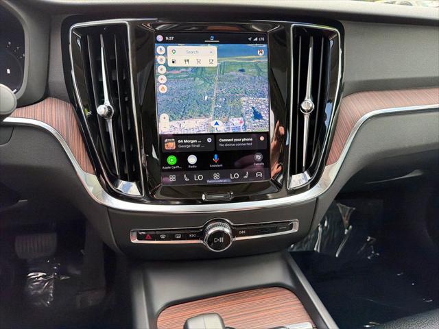 2024 Volvo S60 B5 Plus Dark Theme
