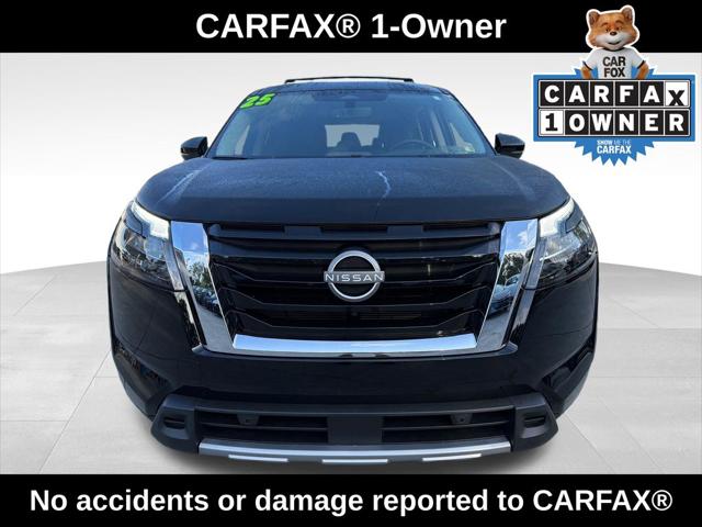 2025 Nissan Pathfinder SL 4WD