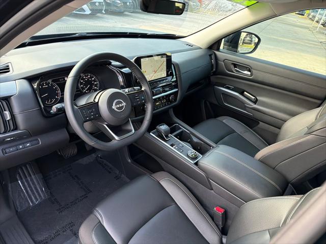 2025 Nissan Pathfinder SL 4WD