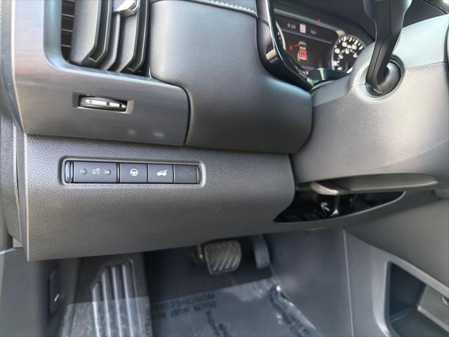 2025 Nissan Pathfinder SL 4WD