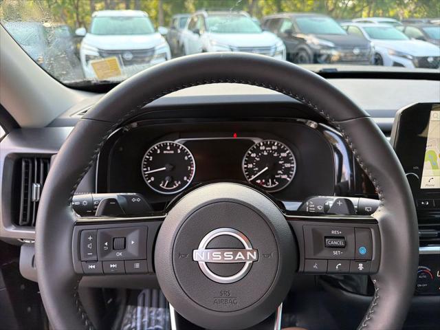2025 Nissan Pathfinder SL 4WD