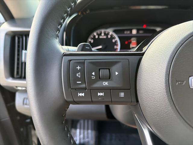 2025 Nissan Pathfinder SL 4WD