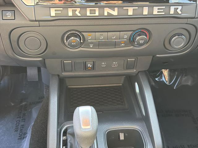 2025 Nissan Frontier Crew Cab SV 4x2