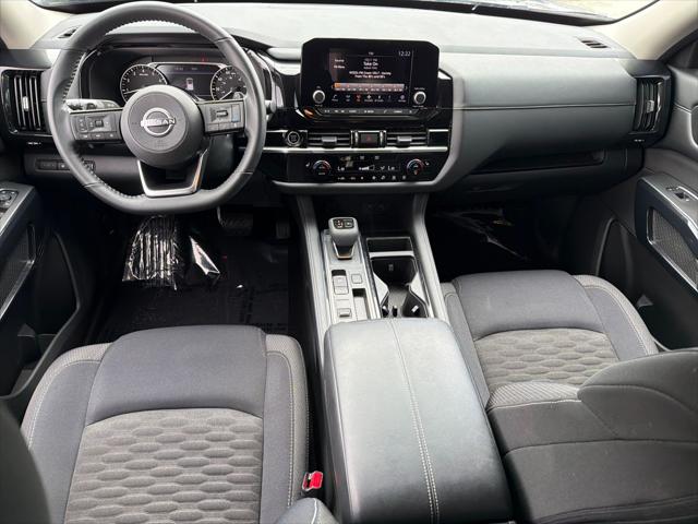 2023 Nissan Pathfinder SV FWD
