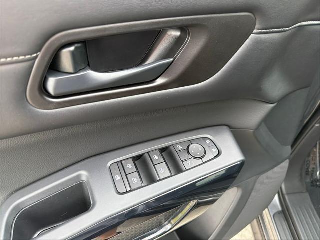 2023 Nissan Pathfinder SV FWD