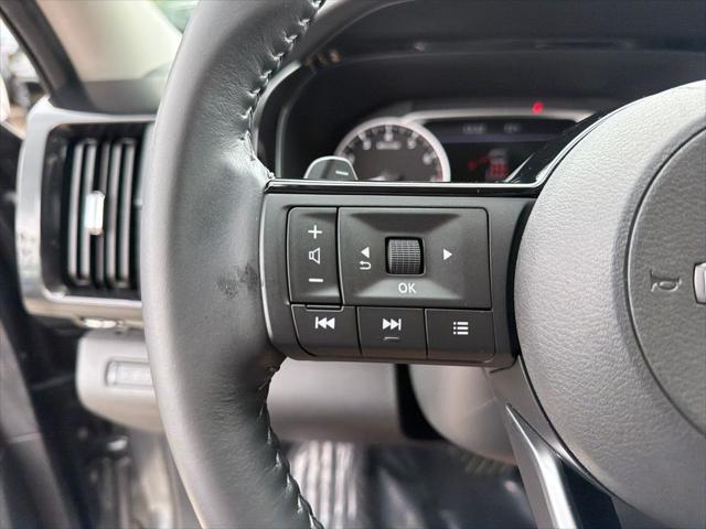 2023 Nissan Pathfinder SV FWD