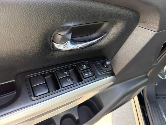 2023 Nissan Titan Crew Cab SV 4x2