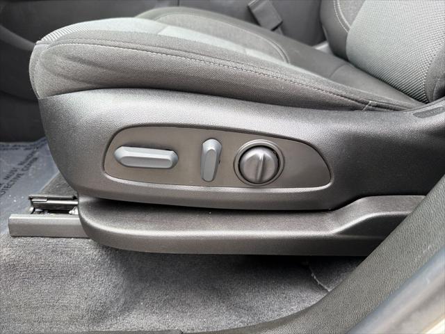 2023 Chevrolet Traverse FWD LT Cloth