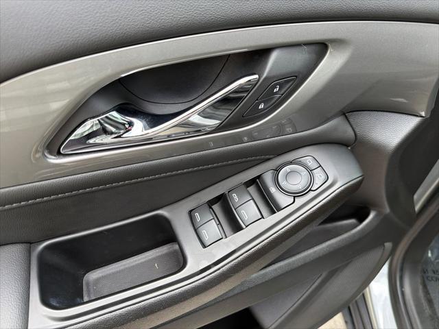 2023 Chevrolet Traverse FWD LT Cloth