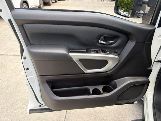 2024 Nissan Titan Crew Cab SV 4x4
