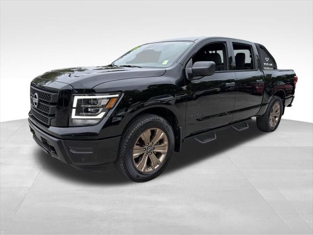2024 Nissan Titan Crew Cab SV 4x2