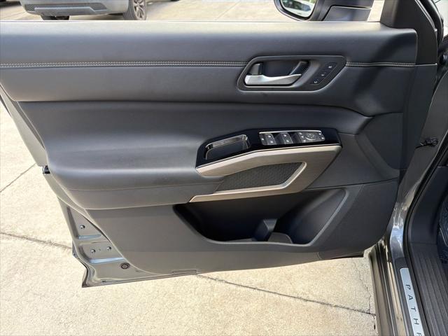 2024 Nissan Pathfinder Platinum 4WD