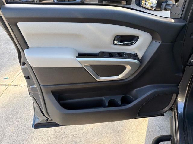 2024 Nissan Titan Crew Cab SV 4x2
