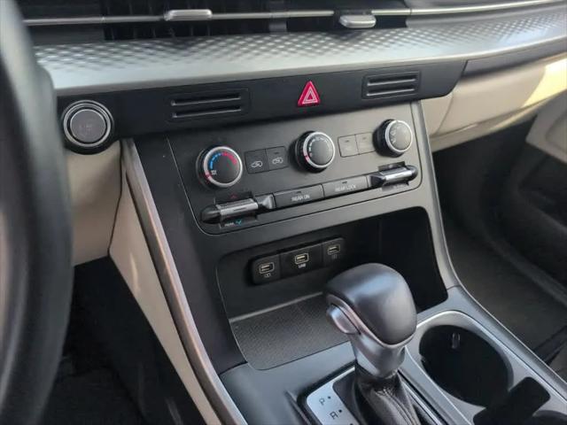 2024 Kia Carnival MPV LX Seat Package