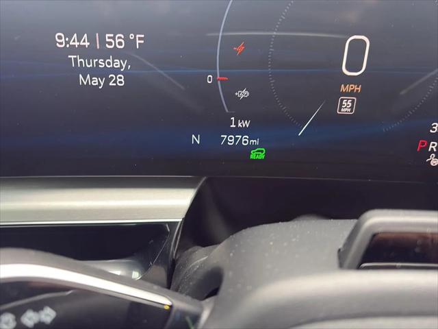 2024 Cadillac iQ Luxury w/1SE