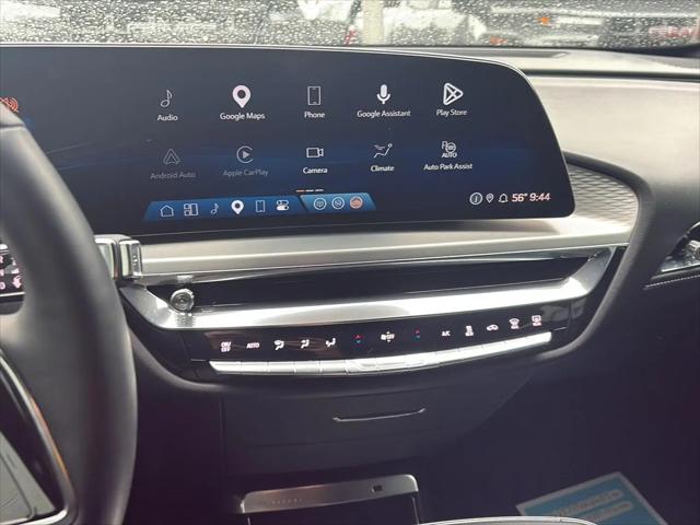 2024 Cadillac iQ Luxury w/1SE