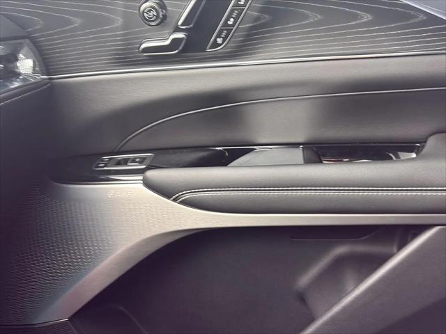 2024 Cadillac iQ Luxury w/1SE