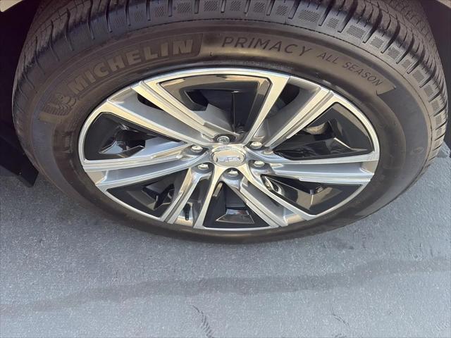 2024 Cadillac iQ Luxury w/1SE