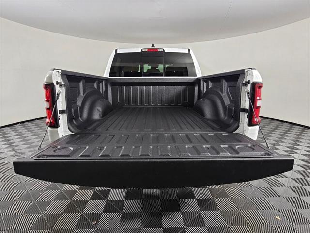 2025 Ram 1500 Big Horn Crew Cab 4x4 5'7" Box