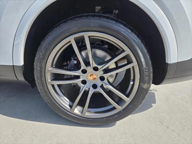 2022 Porsche Cayenne Cayenne