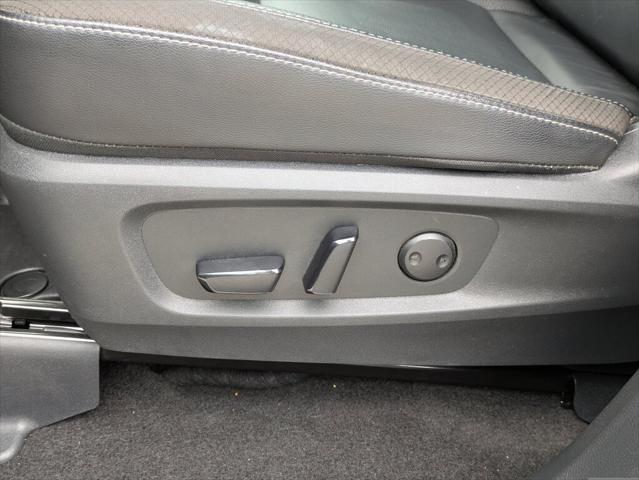 2025 Nissan Pathfinder SL FWD