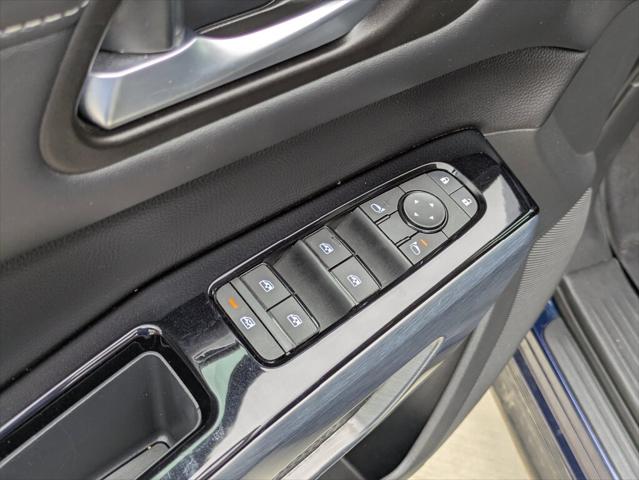 2025 Nissan Pathfinder SL FWD