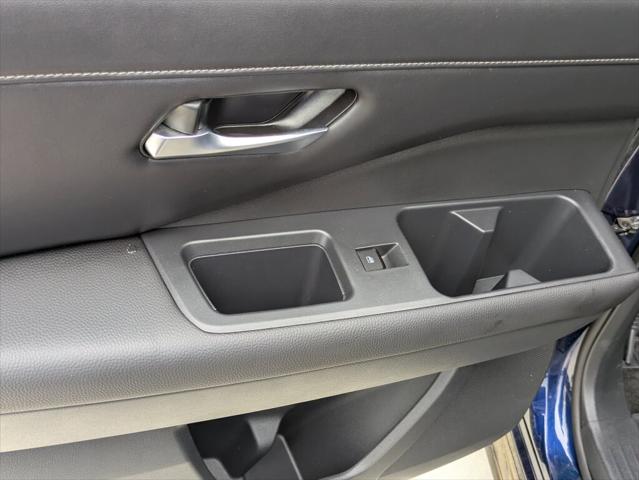 2025 Nissan Pathfinder SL FWD
