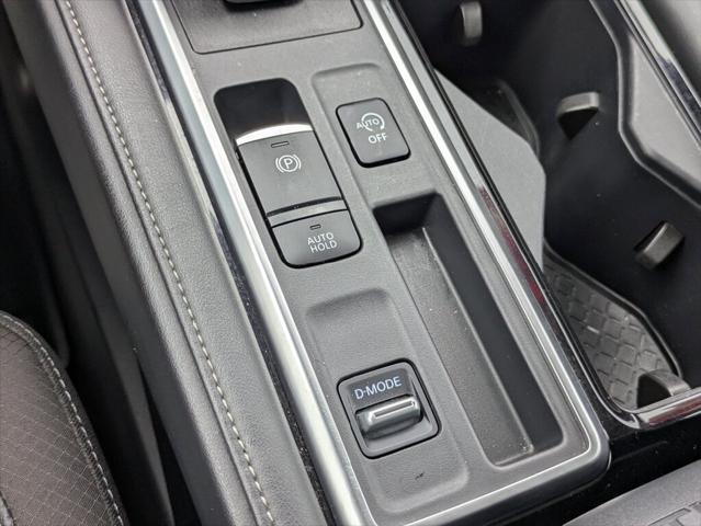 2025 Nissan Pathfinder SL FWD