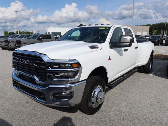 2026 RAM Ram 3500 RAM 3500 TRADESMAN CREW CAB 4X4 8 BOX