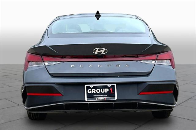 2024 Hyundai Elantra SE