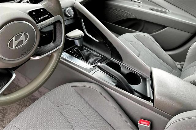 2024 Hyundai Elantra SE
