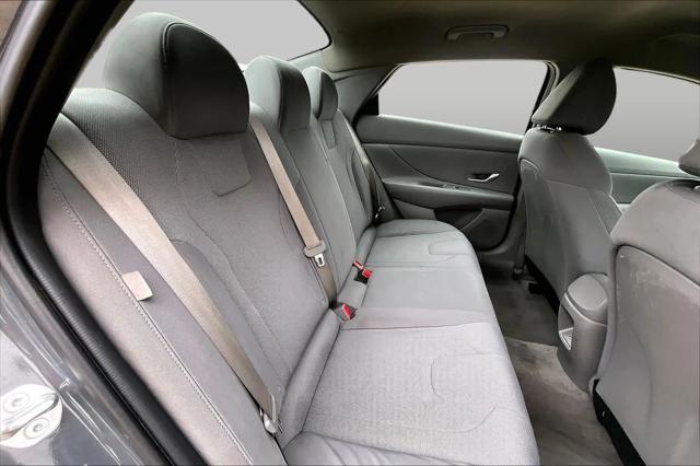 2024 Hyundai Elantra SE