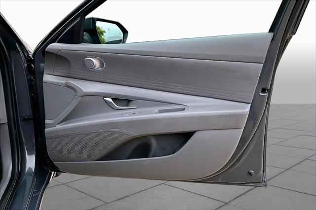 2024 Hyundai Elantra SE