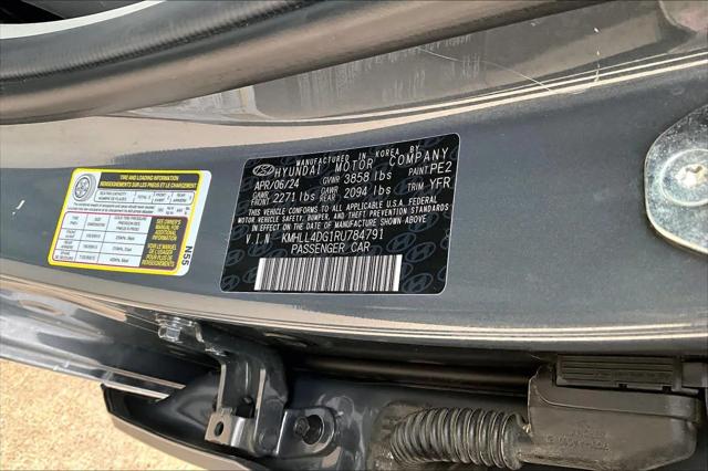 2024 Hyundai Elantra SE