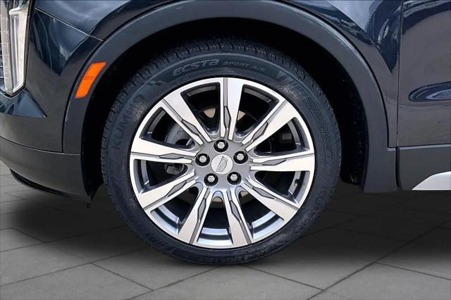2023 Cadillac XT4 FWD Premium Luxury