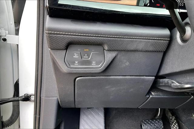 2024 Volkswagen Atlas 2.0T SE