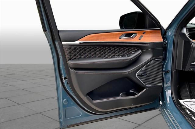 2026 Jeep Grand Cherokee Summit 4x4