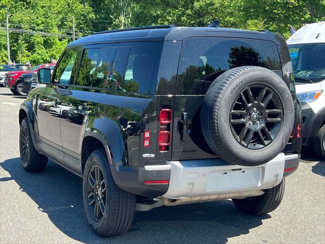2025 Land Rover Defender 110 P300