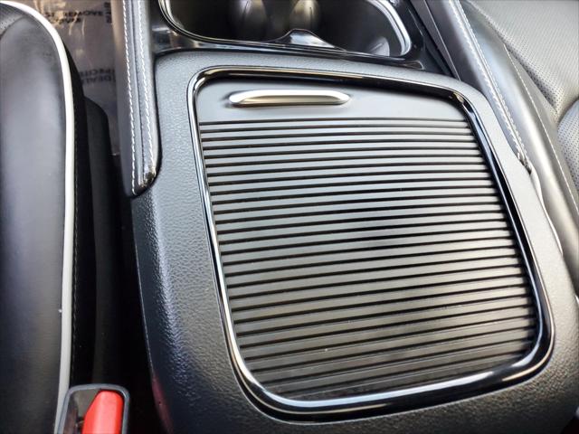 2025 Chrysler Pacifica Hybrid Premiuim S Appearance Package